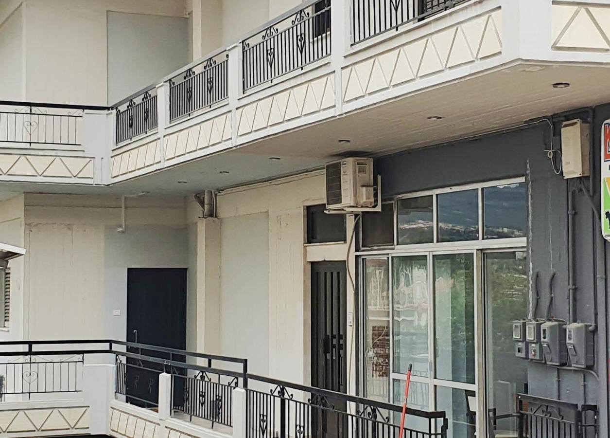Walnut Home Apartment Near Ancient Olympia Kréstena Exterior foto